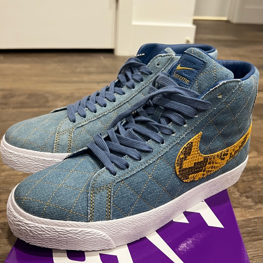 Brand new Nike x Supreme Zoom Blazer - Picture 2 of 3